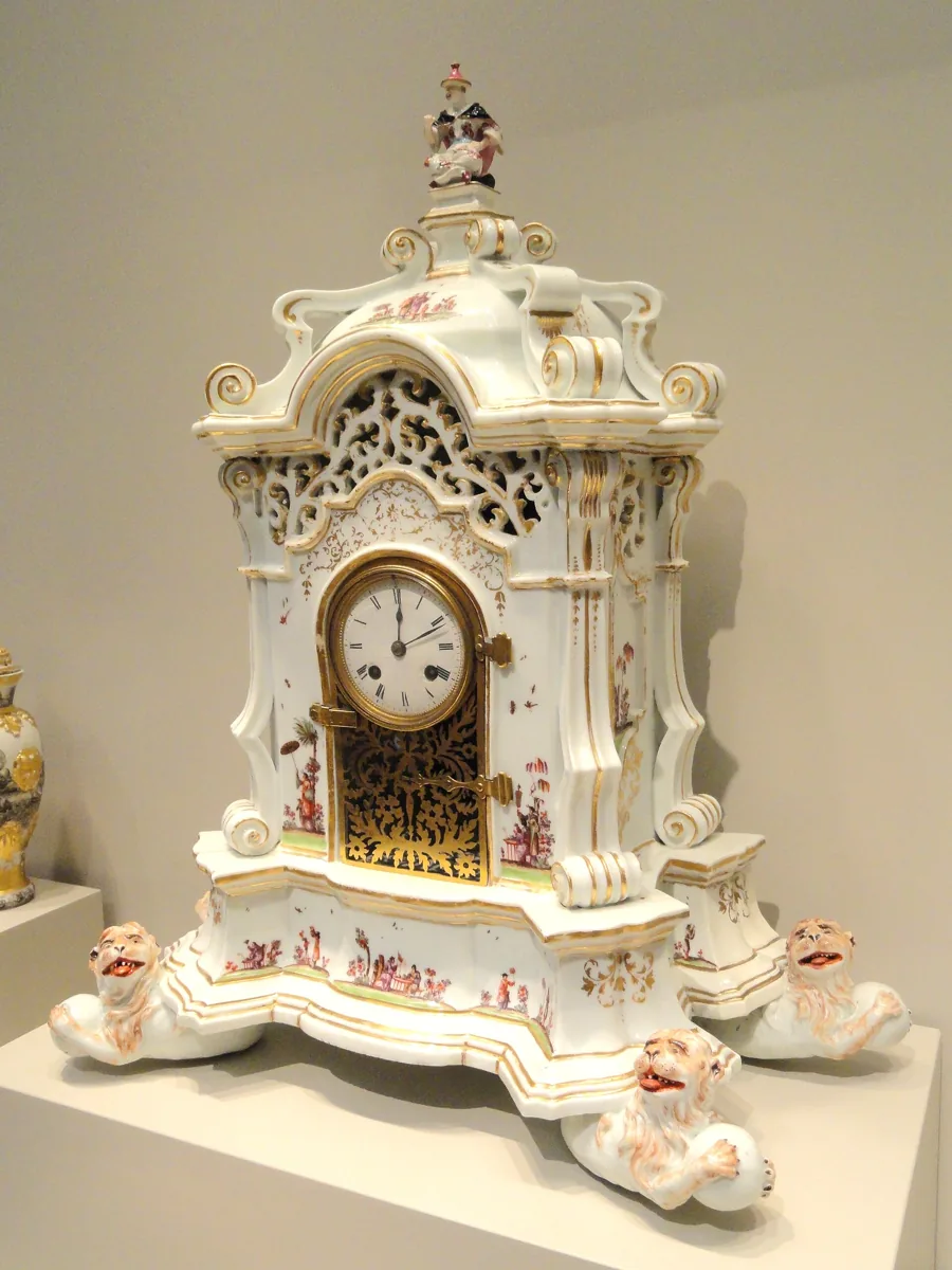 Meissen mantel clock case, dated 1727, from the Oppenheimer Collection